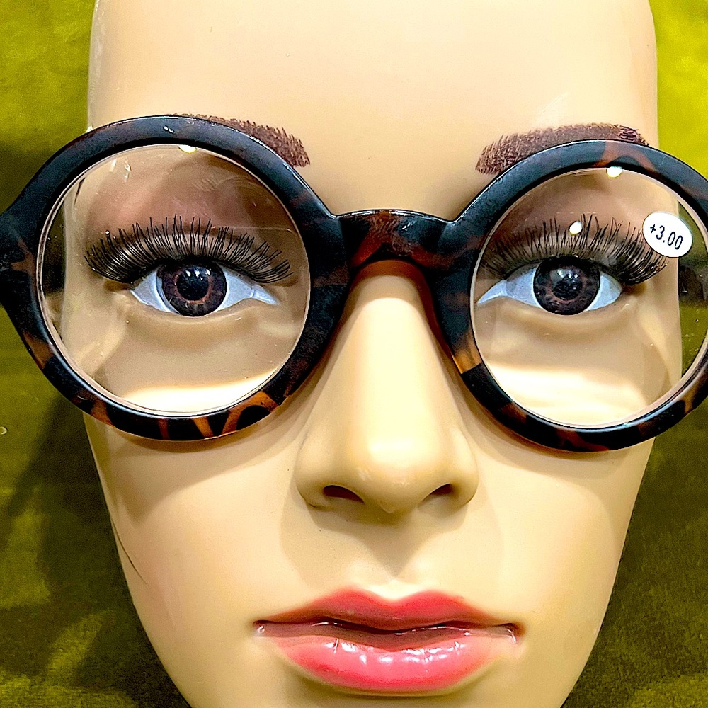 SALE! Chic women’s reading glasses (BROWN)